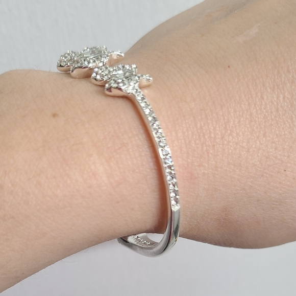 AK Silvertone Butterfly Hinge Bangle Bracelet - Picture 2 of 6